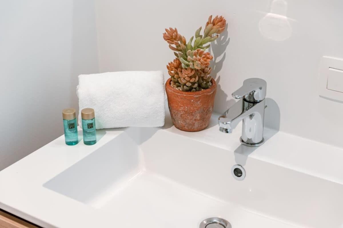 Huswell - Lovely New Apartment At The Harbor + Parking ブルージュ エクステリア 写真