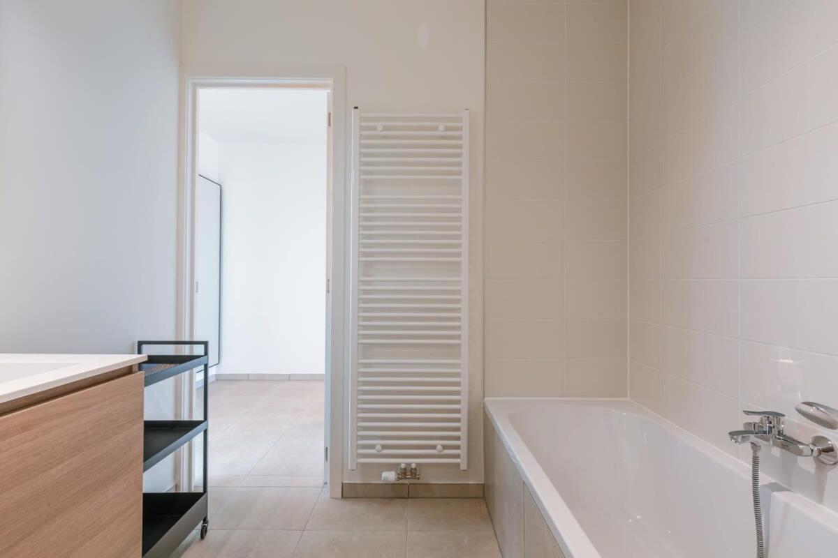 Huswell - Lovely New Apartment At The Harbor + Parking ブルージュ エクステリア 写真