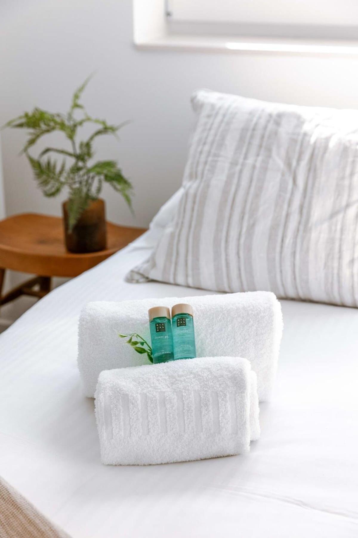 Huswell - Lovely New Apartment At The Harbor + Parking ブルージュ エクステリア 写真