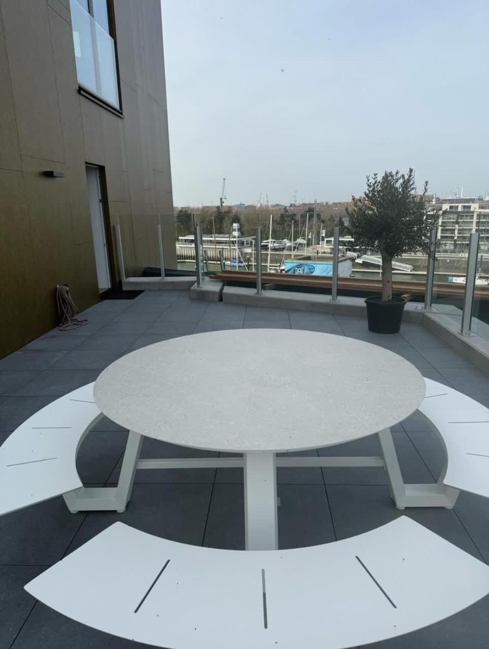 Huswell - Lovely New Apartment At The Harbor + Parking ブルージュ エクステリア 写真